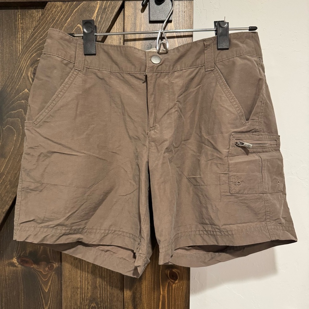Columbia women’s dark khaki outdoor hiking travel cargo Shorts size 6